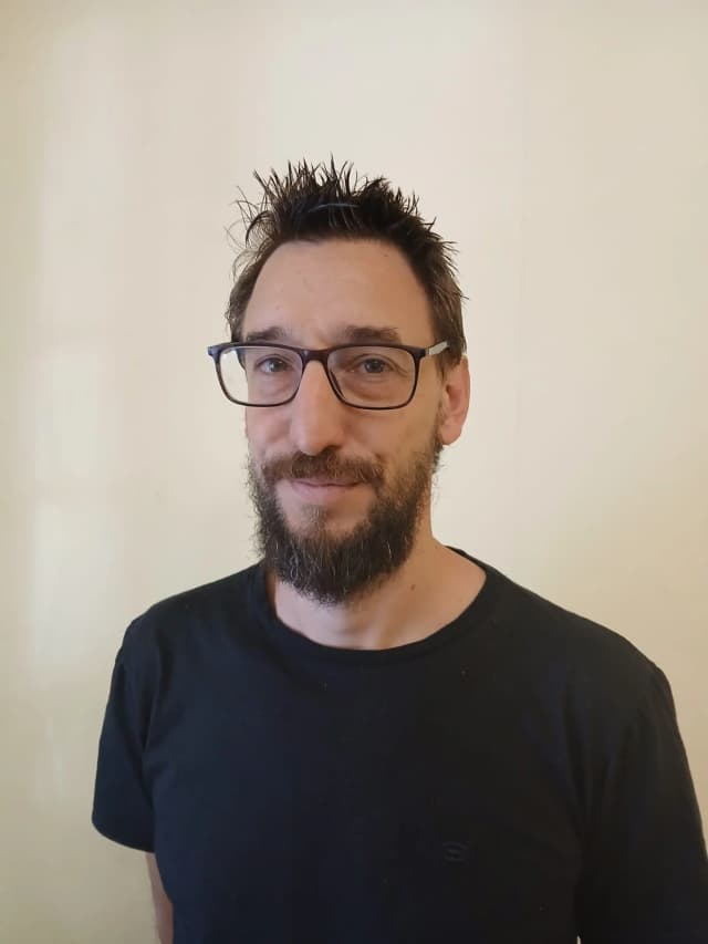 Dr Luis Acosta